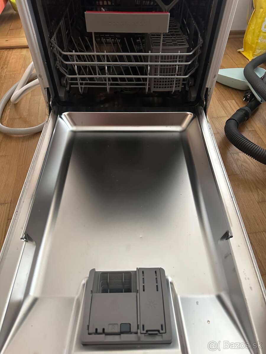 Umývačka riadu Bosch SPS4HKW53E - 4