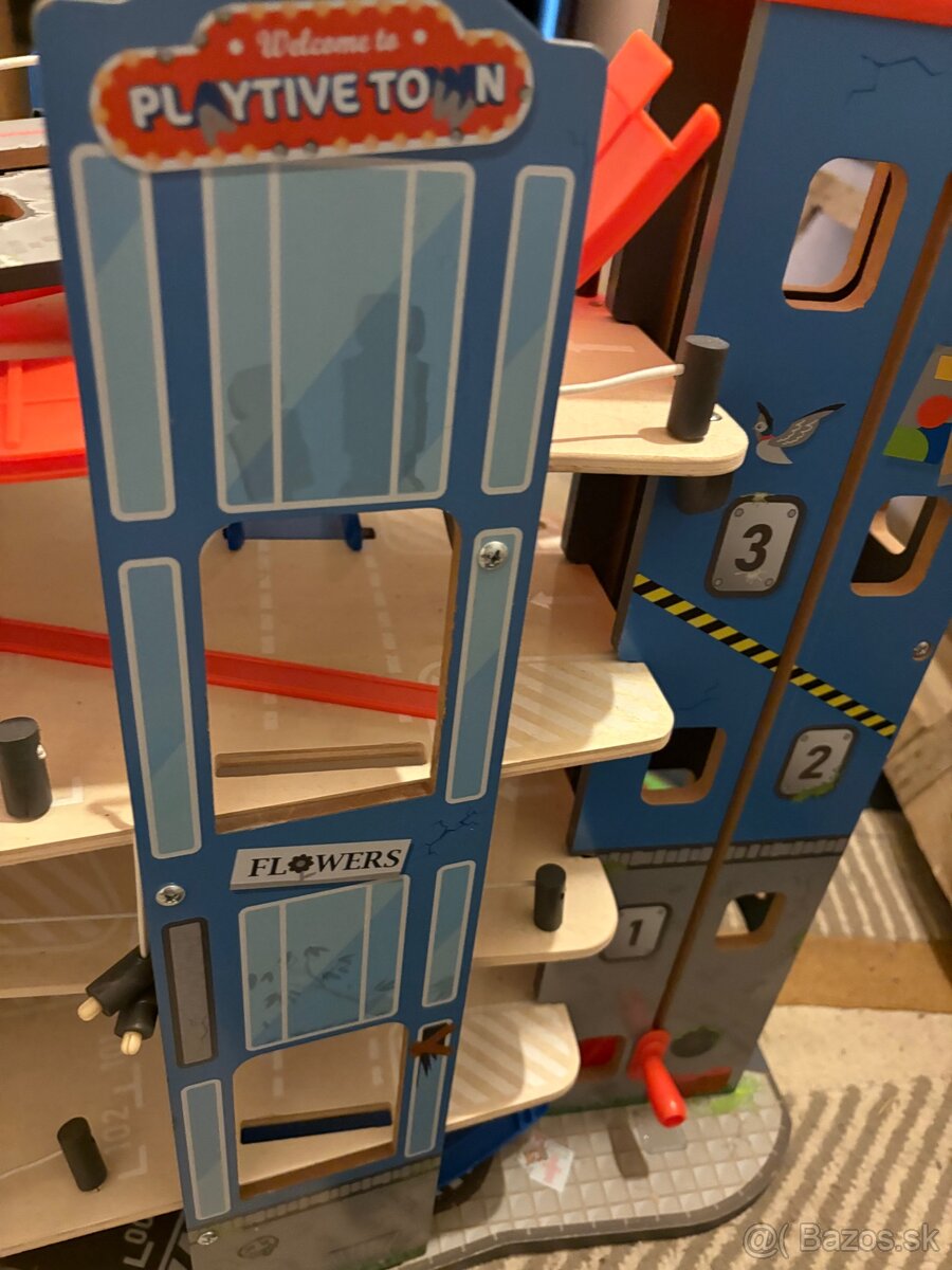 Garáž na autíčka drevený - 4