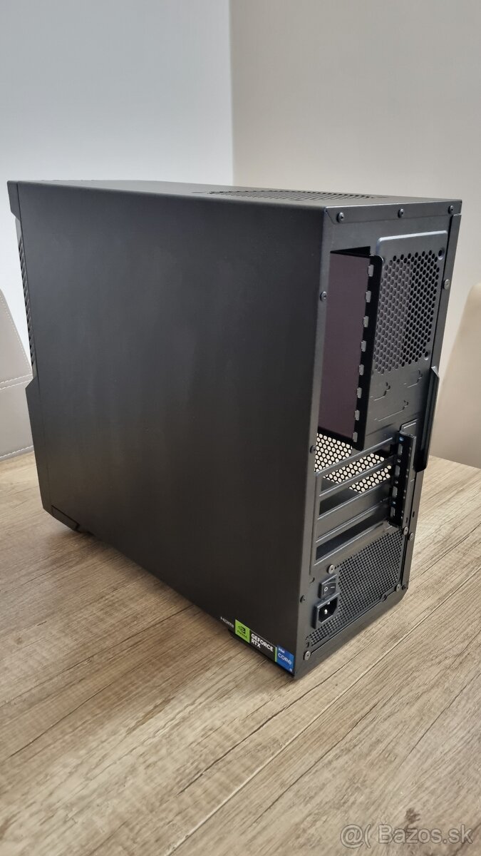 PC skrinka + 500W zdroj - 4
