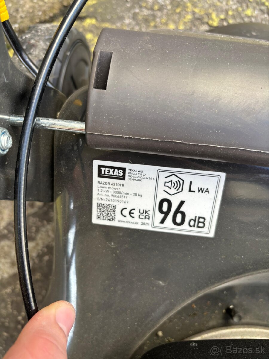 Predám benzínovú kosačku TEXAS RAZOR 4210TR - 4