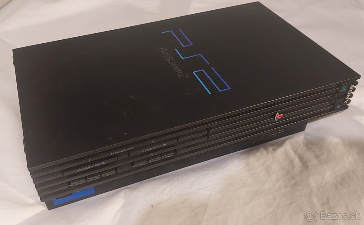 Playstation 2 + 5 hier + ovládač + 8MB memory card - 4