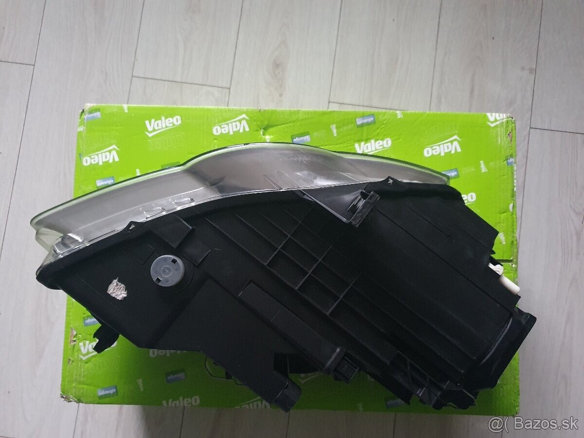 Predam VW passat b6 originalny bixenon Valeo 3C0941751 - 4