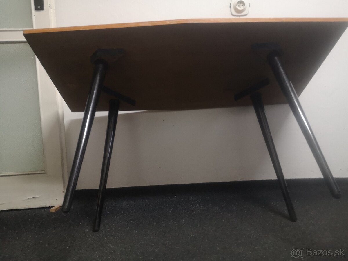 Konferenčný retro stolík - 4