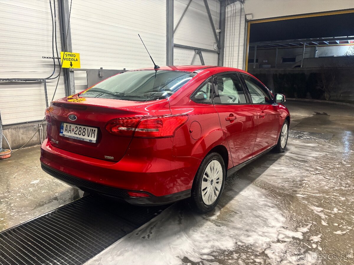 Ford Focus sedan, 125 koni - 4