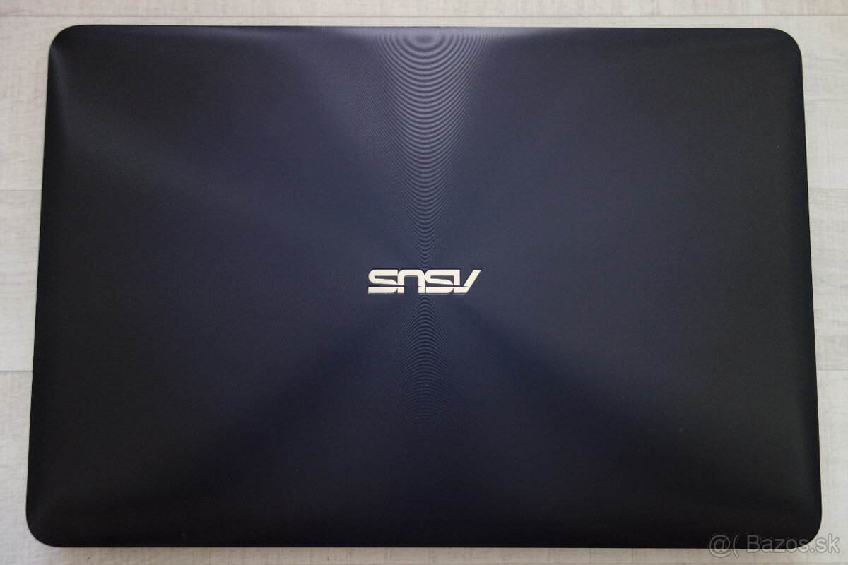 ASUS VivoBook X556U - 4