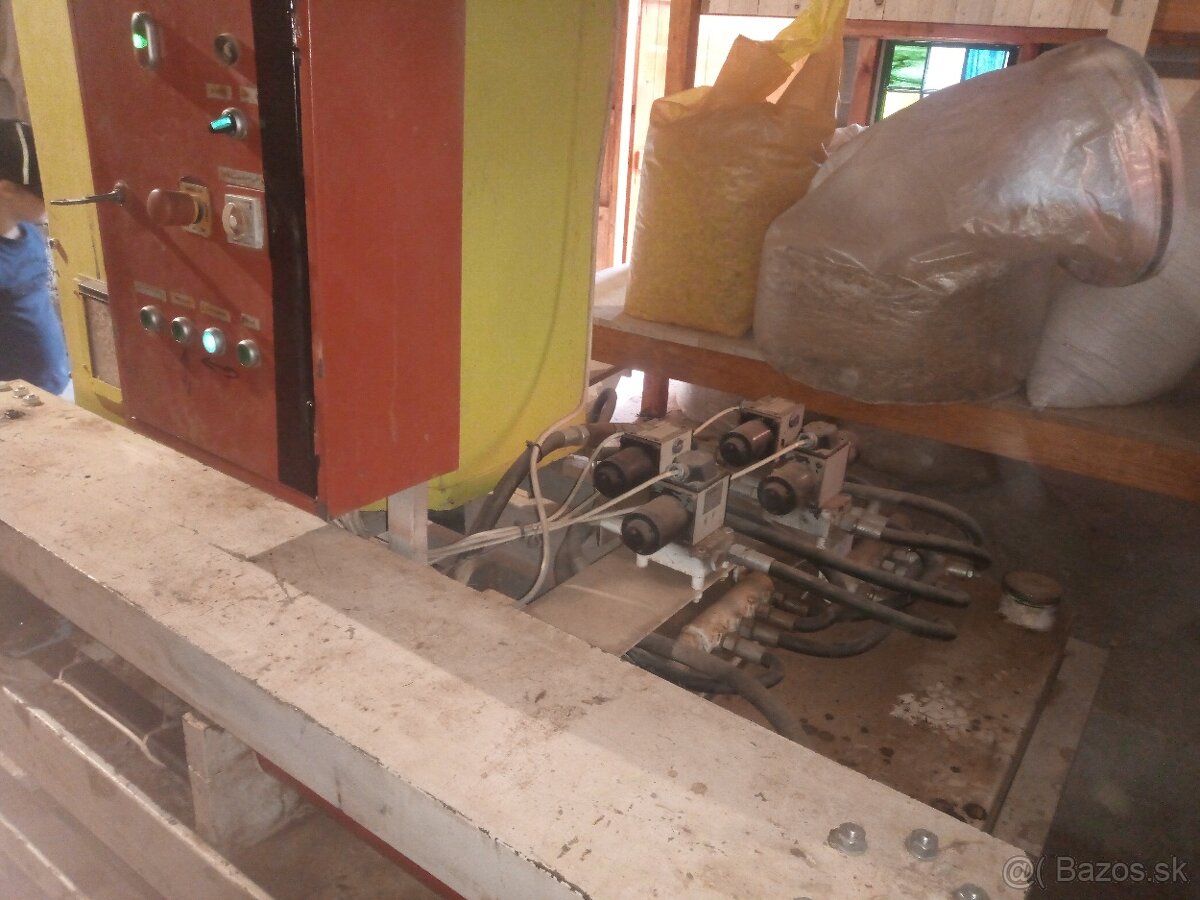 Vymením či predám hydraulický briketovací lis - 4
