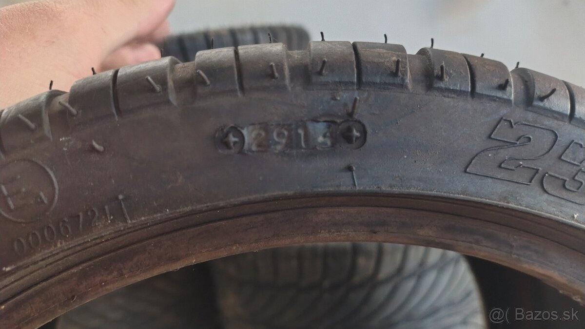 Pneu 235/30-r12 - 4