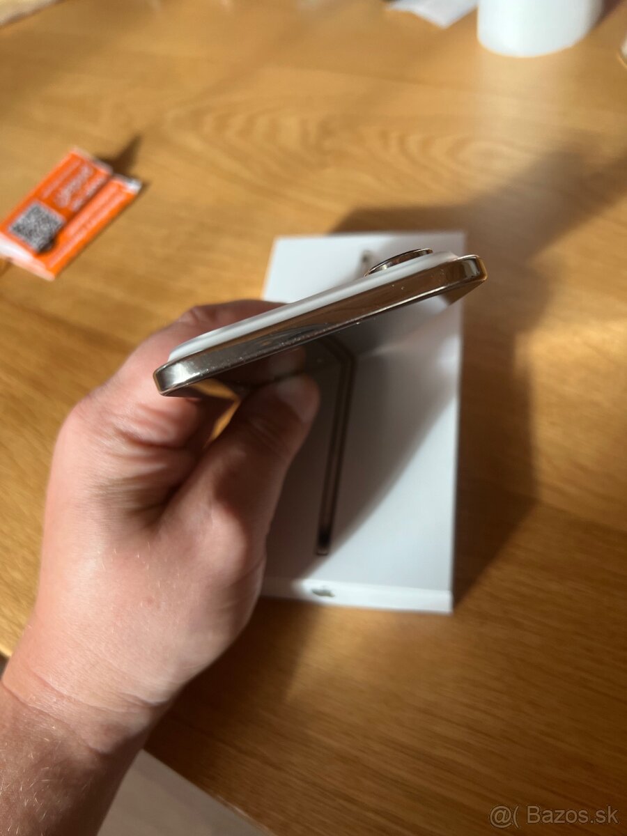 IPHONE AIR 256GB GOLD - 4