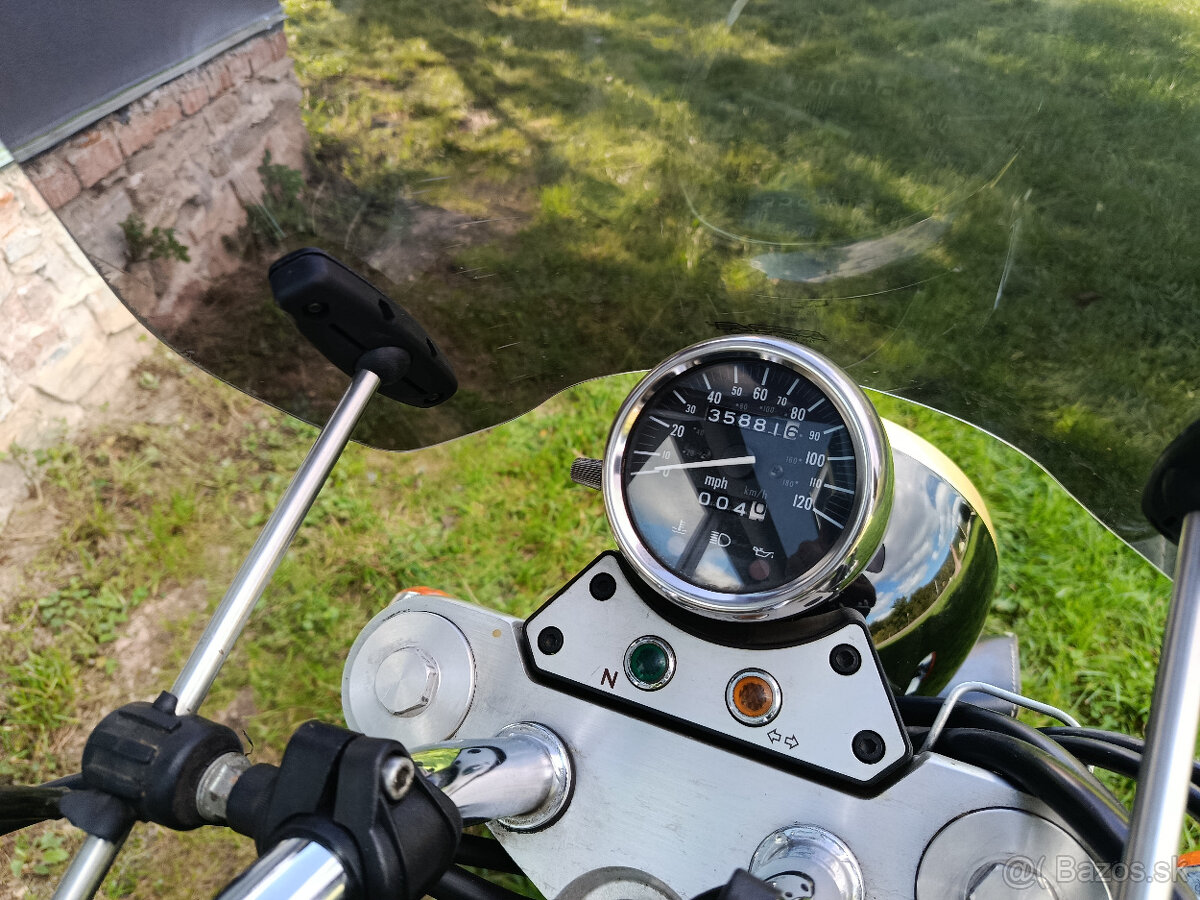 Suzuki Marauder VZ 800 - 4