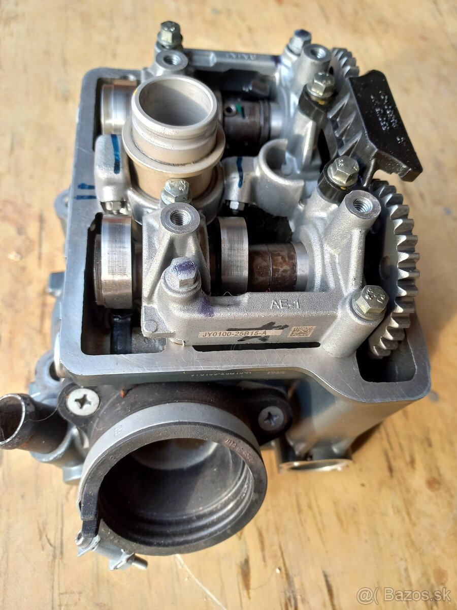 Hlava KTM Duke 390 - 4