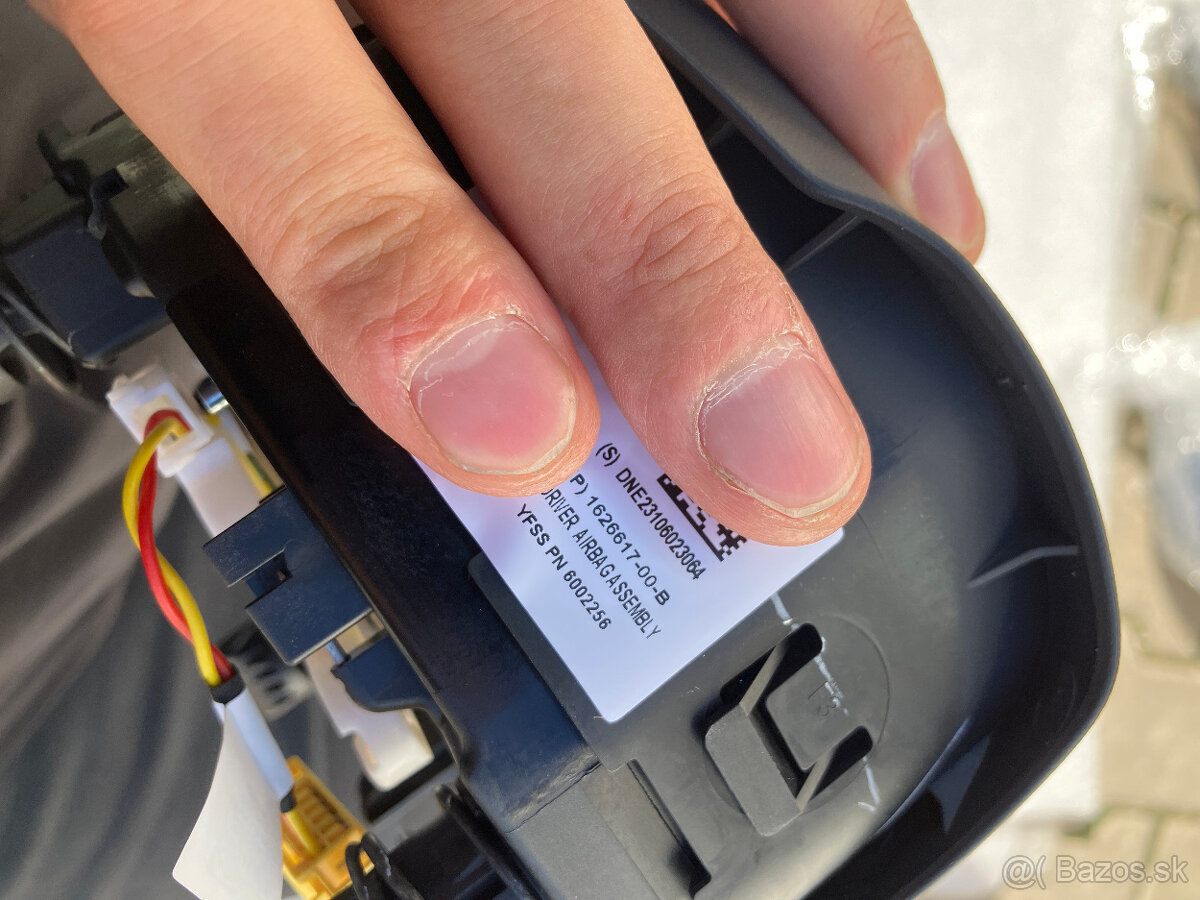 airbag ridice tesla volantu - 4