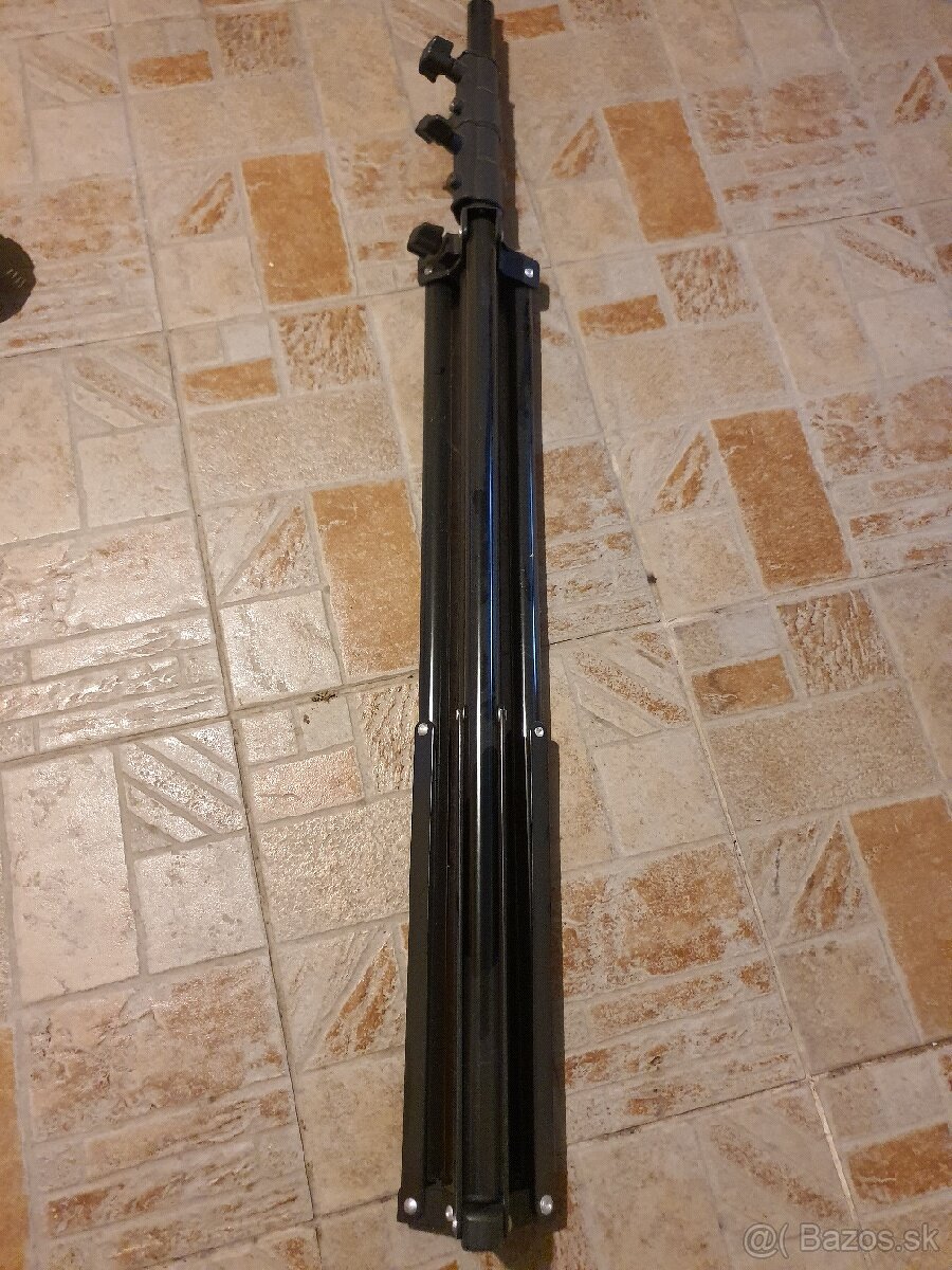 Terronic Basic 200P Záblesková hlava +stojan - 4