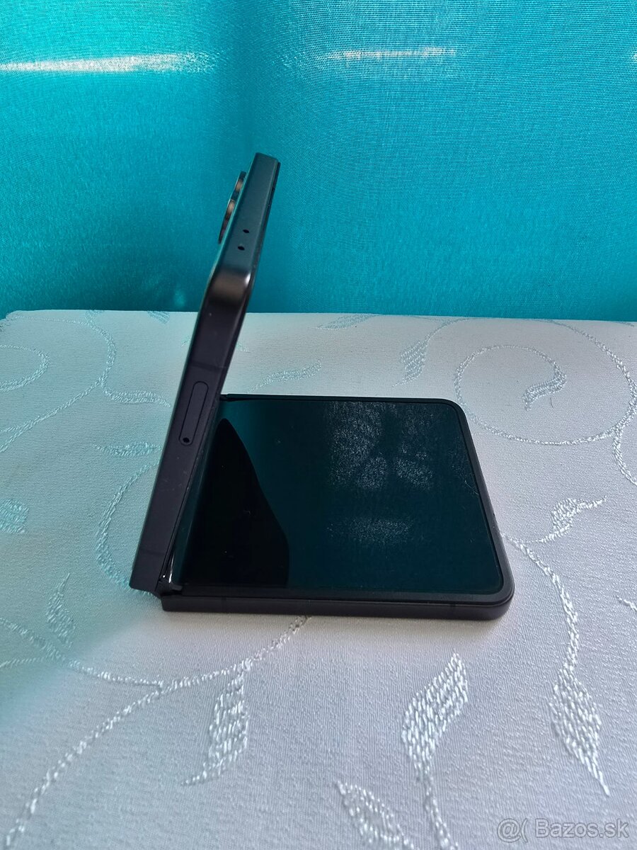 Samsung Galaxy Z Flip 7 - 4
