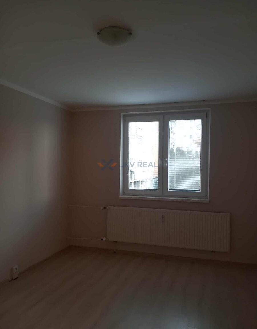 3 izbový byt s balkónom Sídlisko pod Sokolejom - 4