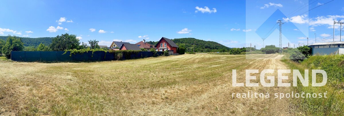 Krásny stavebný pozemok v Tr.Bohuslaviciach - 1159m2, IS - 4