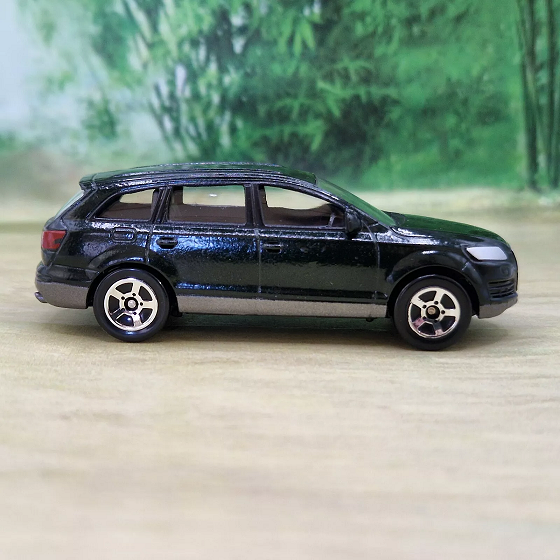 Model auta Audi Q7 - 4
