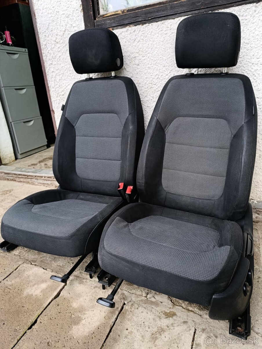 Sedačky Pasat - predné - 4