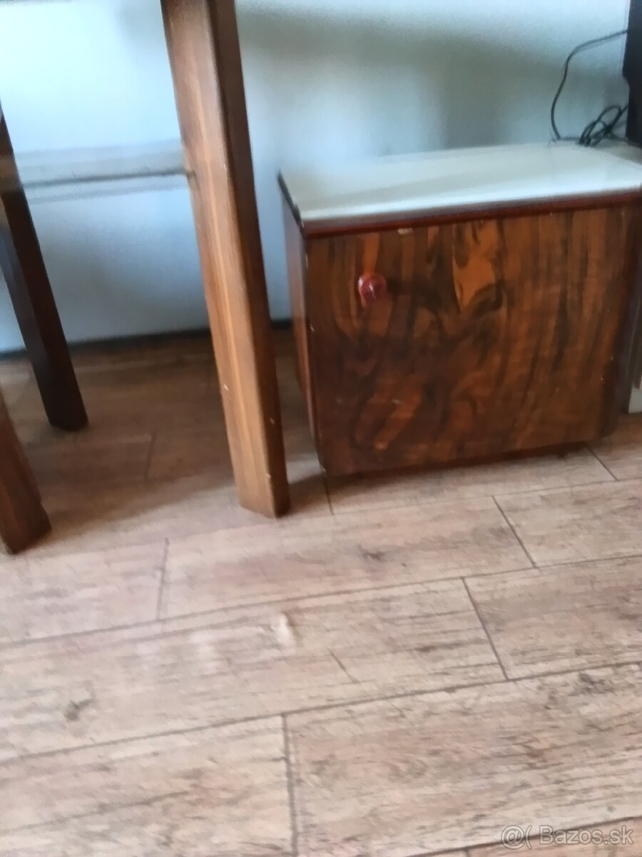 RETRO STOL A RETRO NOCNE STOLIKY - 4