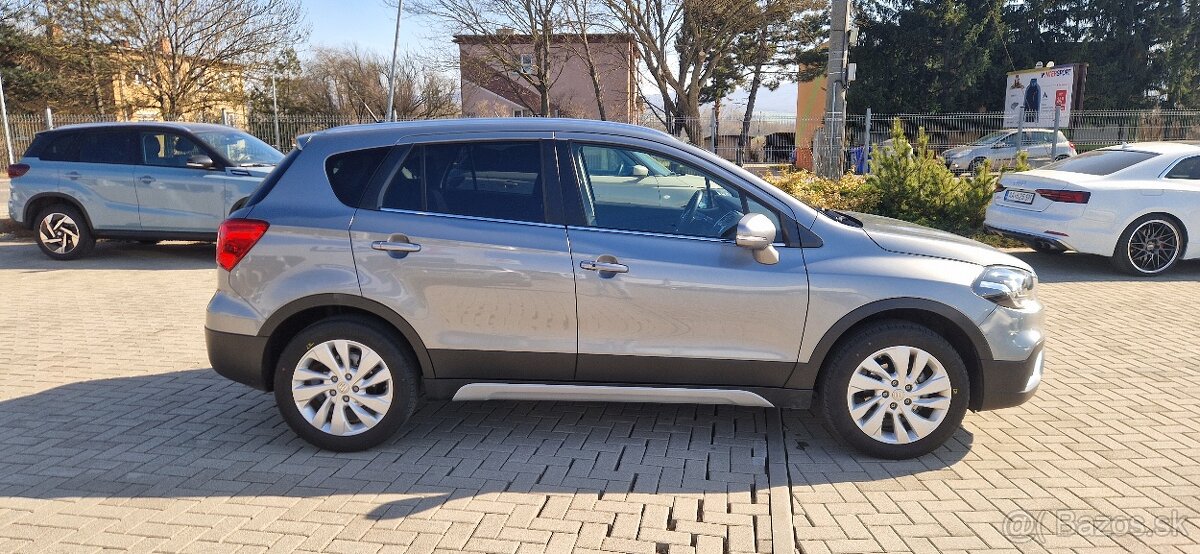 Suzuki SX4 S-CROSS Premium 2WD AT - 4