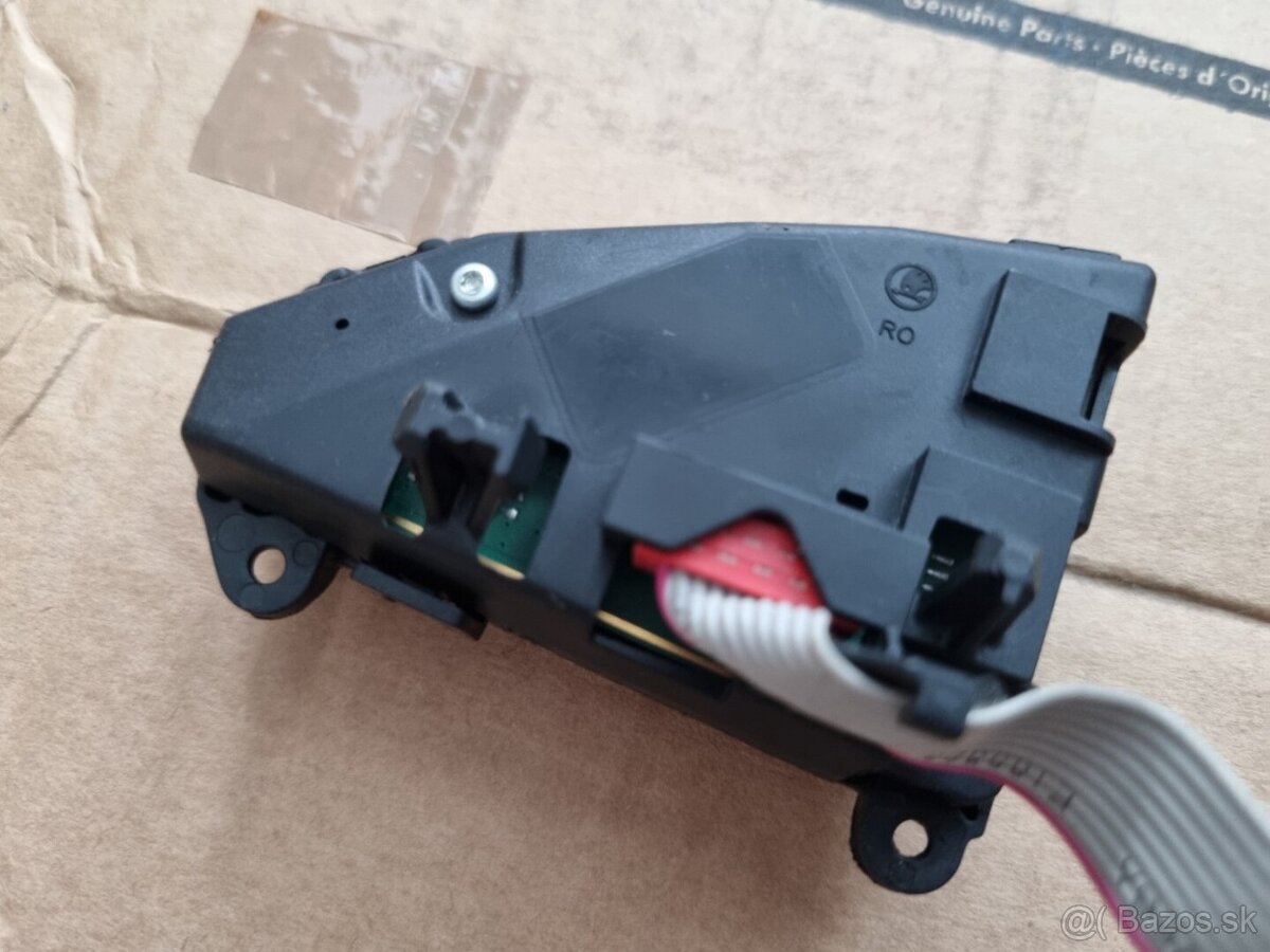 TLACIDLA NA MULTIFUNKCNY VOLANT OCTAVIA SUPERB KODIAQ - 4