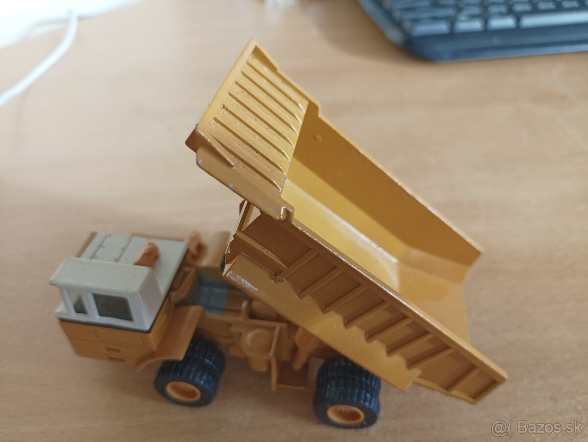 THE ERTL - DYERSVILLE IOWA USA sklápěč+pásový traktor - 4