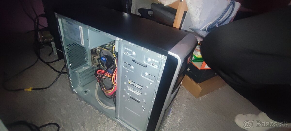 Stolný Počitač - 4