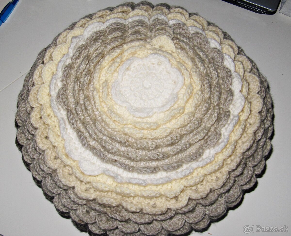 Háčkovaný vankúš - 4