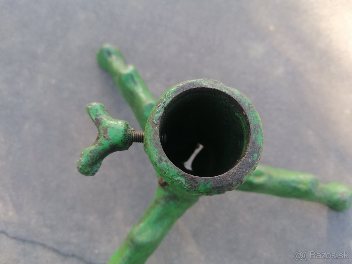 Predám starožitný stojan na Vianočný stromček - 4