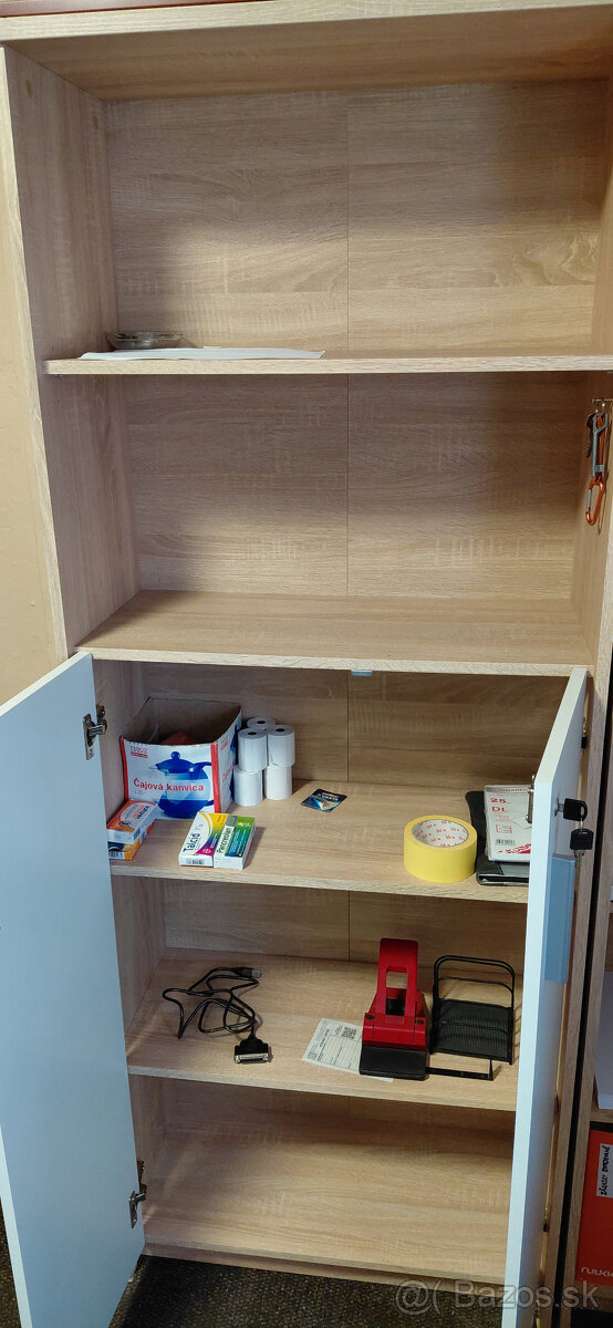 Kancelársky set - stoly + skrine - 4