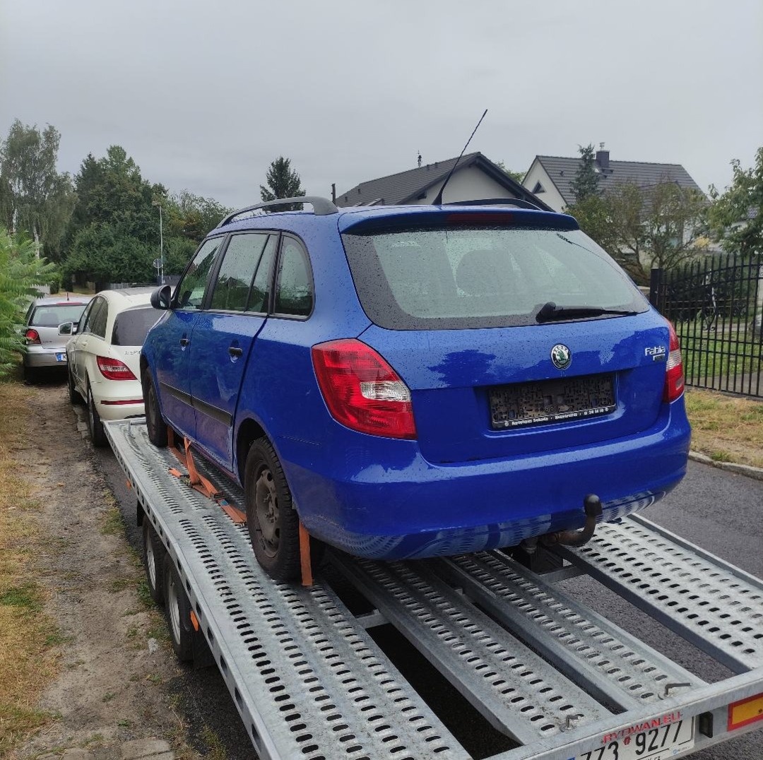 Skoda Fabia 2 1.4 MPI kombi modrá - 4