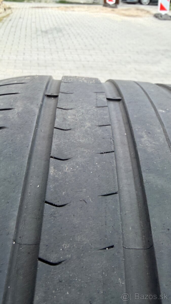 Pirelli P-Zero 275/35 R21 - 4