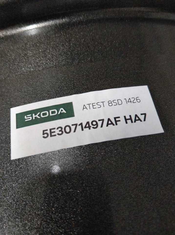 17" originál alu Škoda + zimné pneu - 4