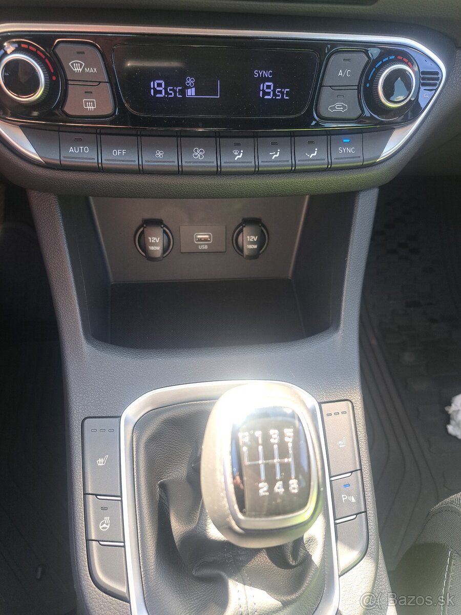 Hyundai i30, 1,5 DPi, Family - 4