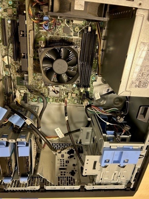 Dell PowerEdge T130 - 4