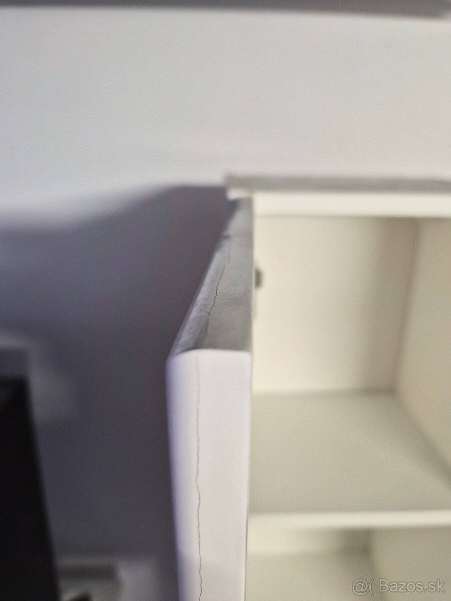 Kúpelnová skriňa - 4