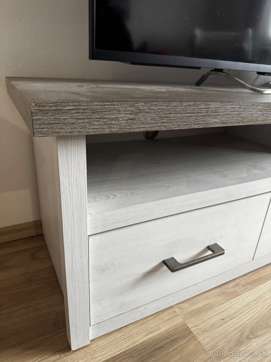 TV skrinka so stolíkom - 4