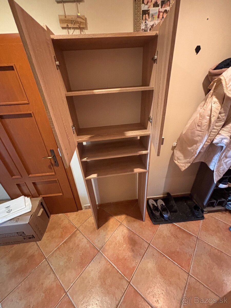 Skrinka nad pračku - 4