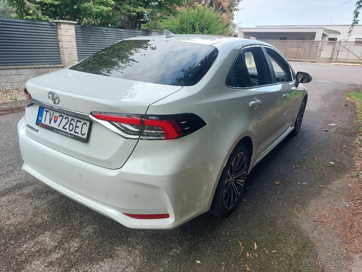 Toyota Corolla 1.6 benzín, 42 000 km, r. 2020 ako nová - 4