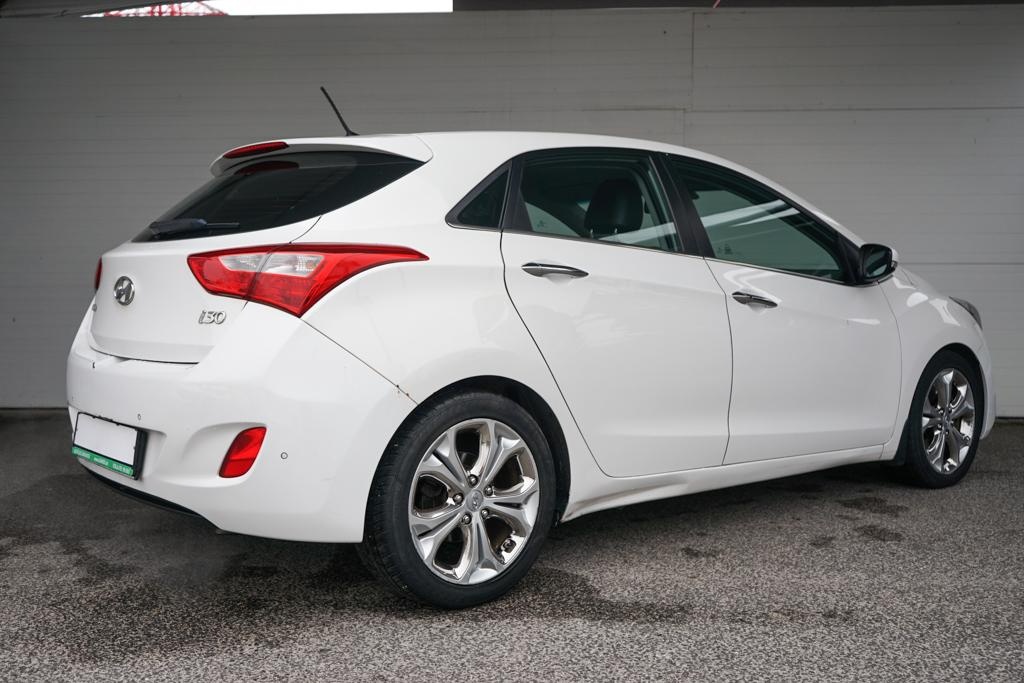 11- Hyundai, i30, 2014, benzín, 1.6i, 99kw - 4