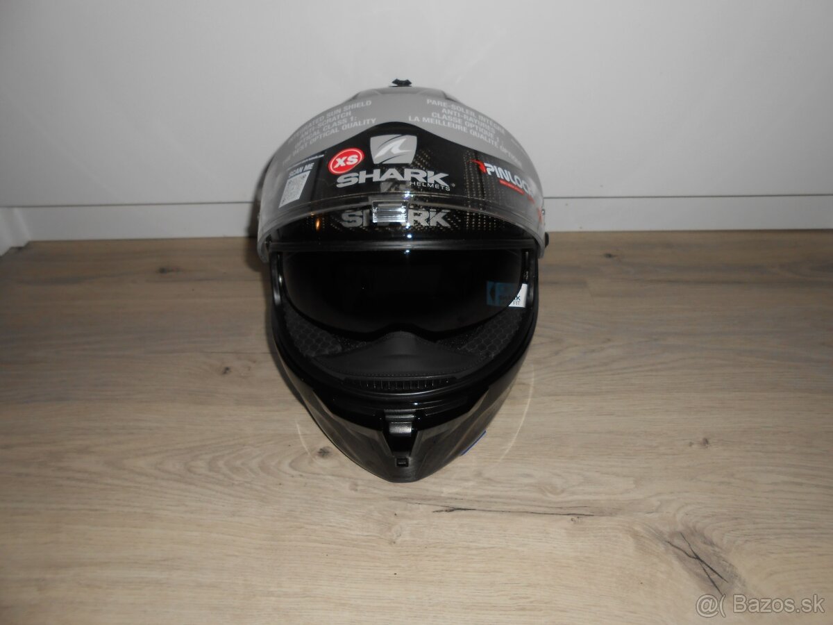 Predam krasnu novu karbonovu moto prilbu znacky SHARK SPARTA - 4