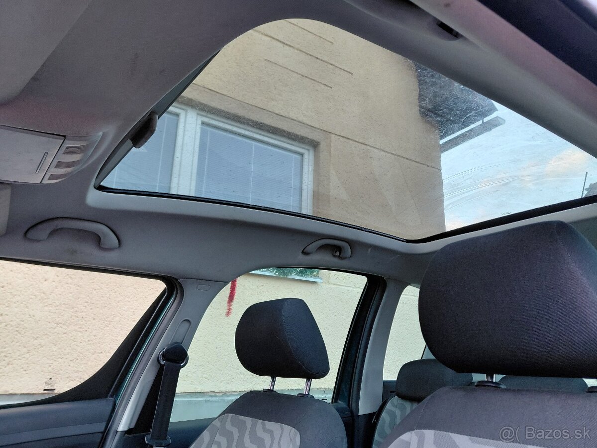 ẞKODA ROOMSTER 1.2HTP 47KW - 4