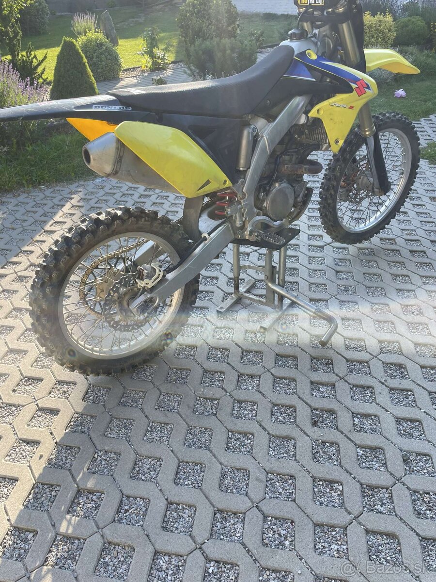 Suzuki rmz 250