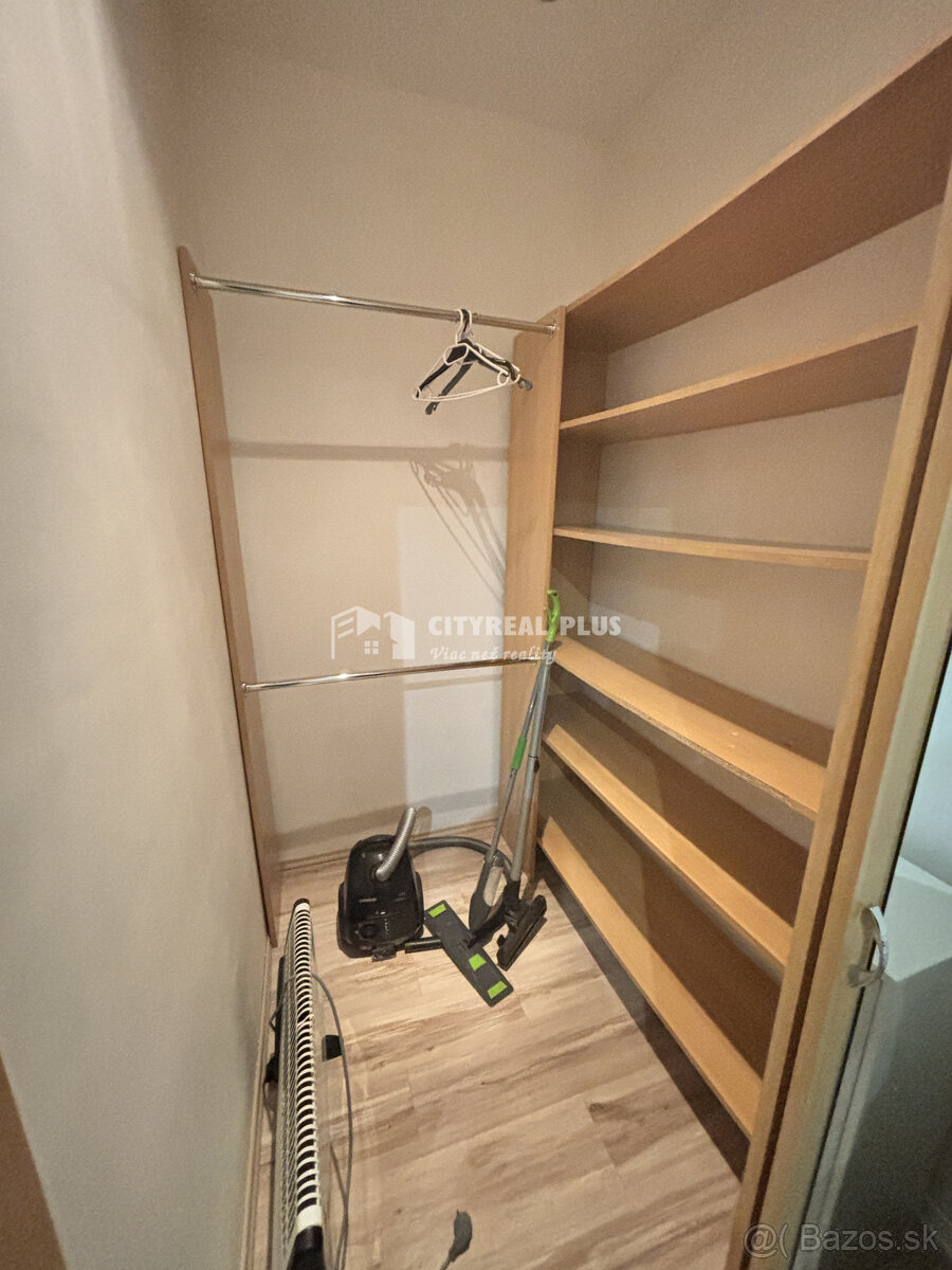 Ponúkame Vám na predaj prerobený 1-izbový byt v meste Štúro - 4