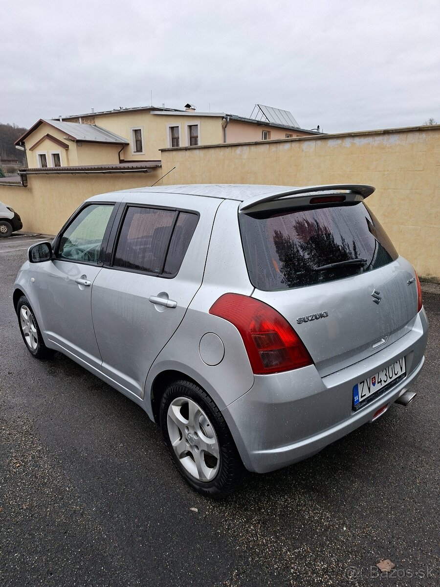SUZUKI Swift 1,3 Benzín - 4
