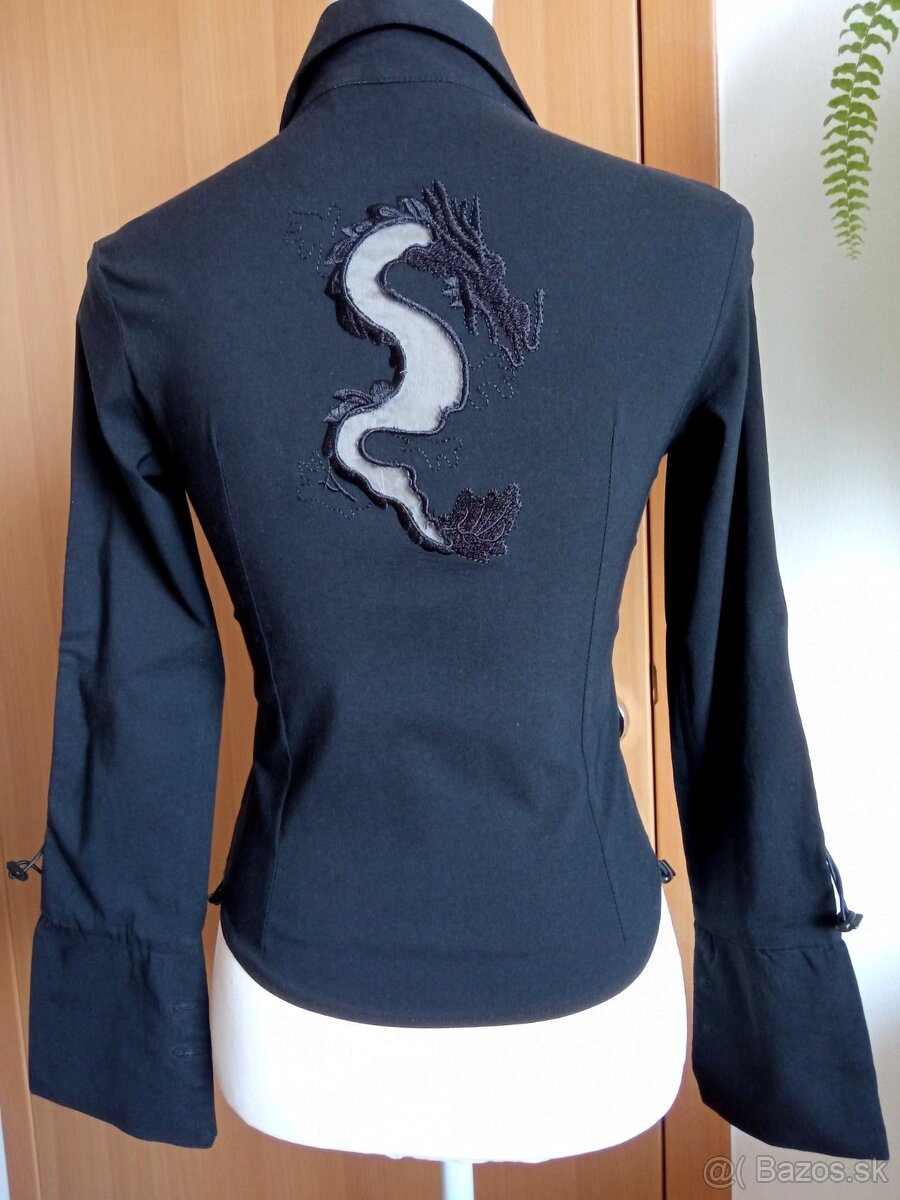 Čierna blúzka s drakom - 4