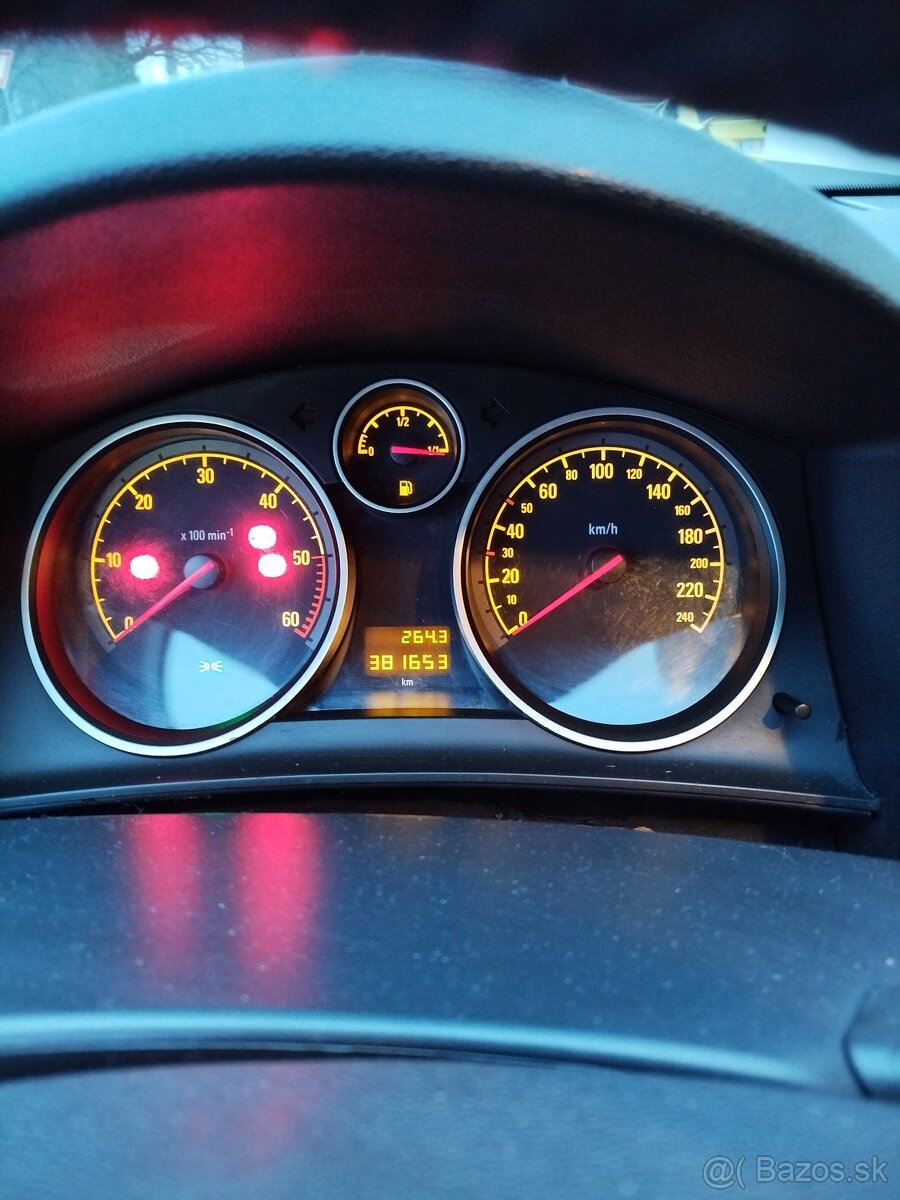 Predam Opel Astra 1.8 TDI 80KW - 4