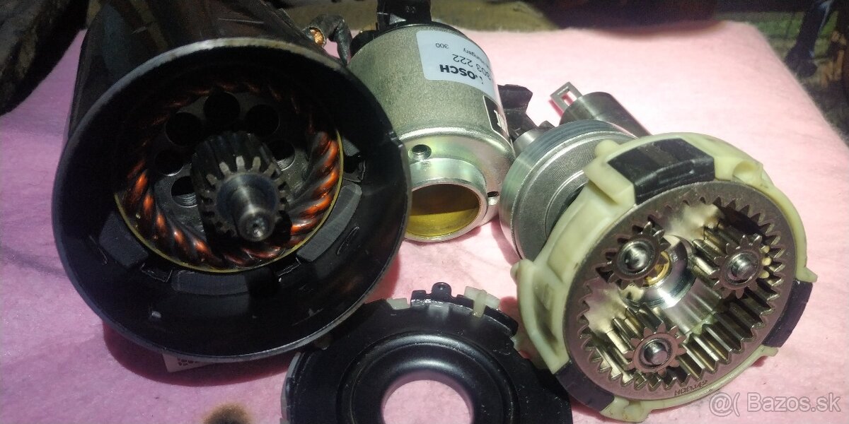 Predám štartér 02A911024D / Bosch 0001125012 - 4