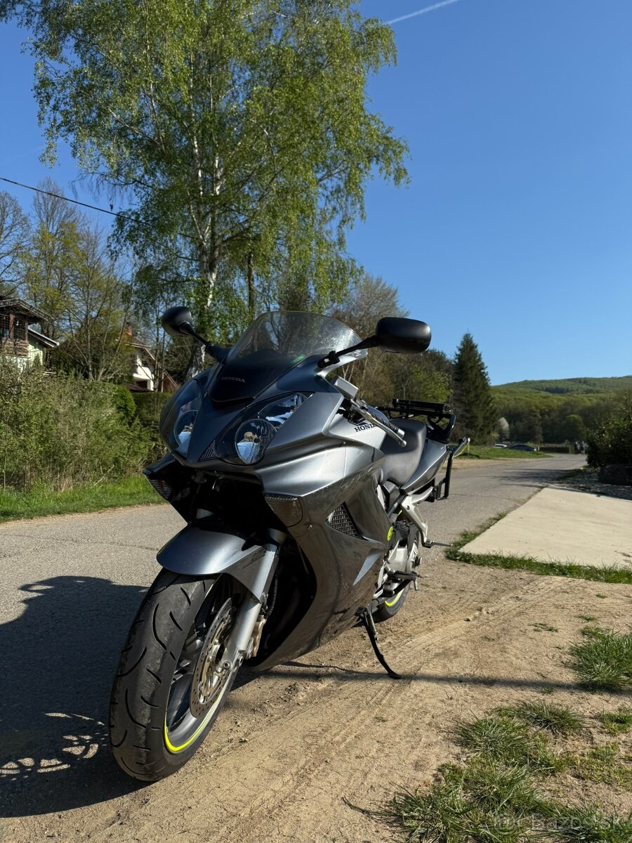 HONDA VFR-800 ABS (VTEC) - r.v.2009 - 4
