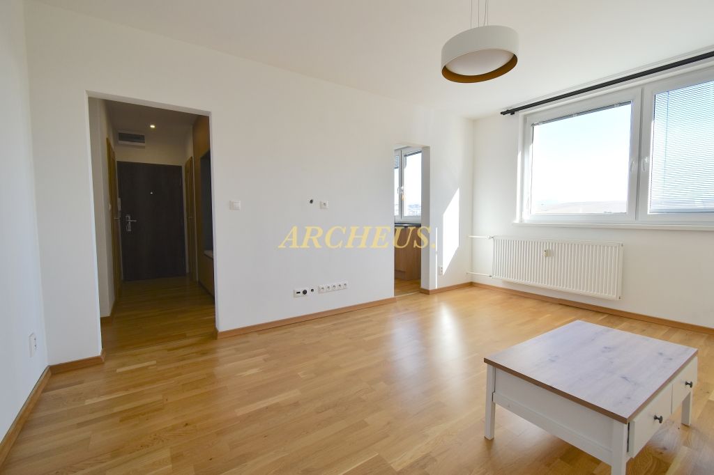 3D / EXKLUZÍVNE/ 3 IZBOVÝ BYT, PRENÁJOM, KEŽMAROK -horný JUH - 4