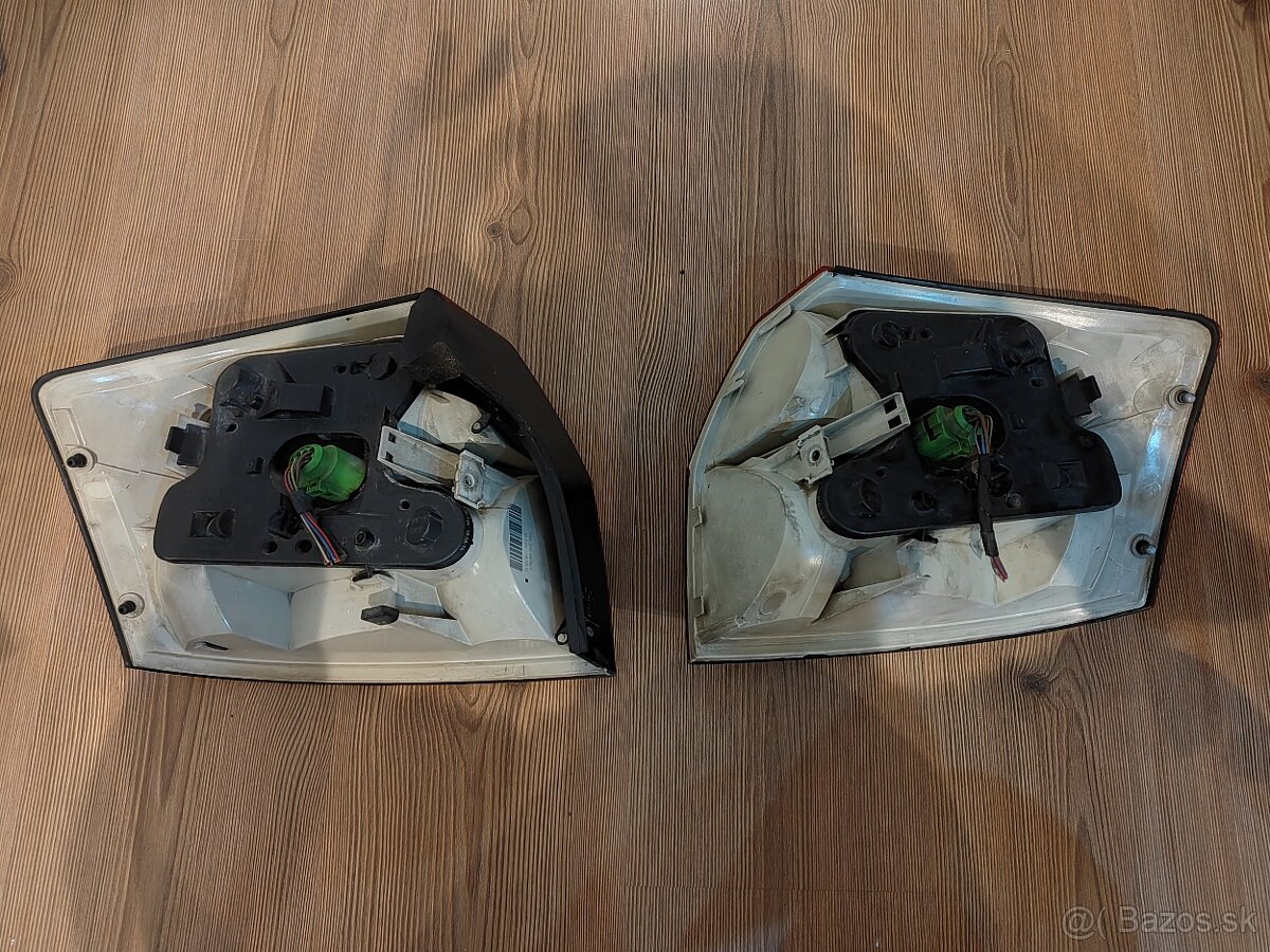 Audi A4 B6 sedan zadné svetlá - 4